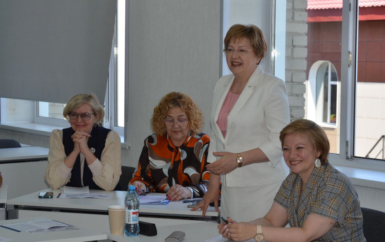 Практика школы "Авроры" представлена в НГПУ на экспертном уровне